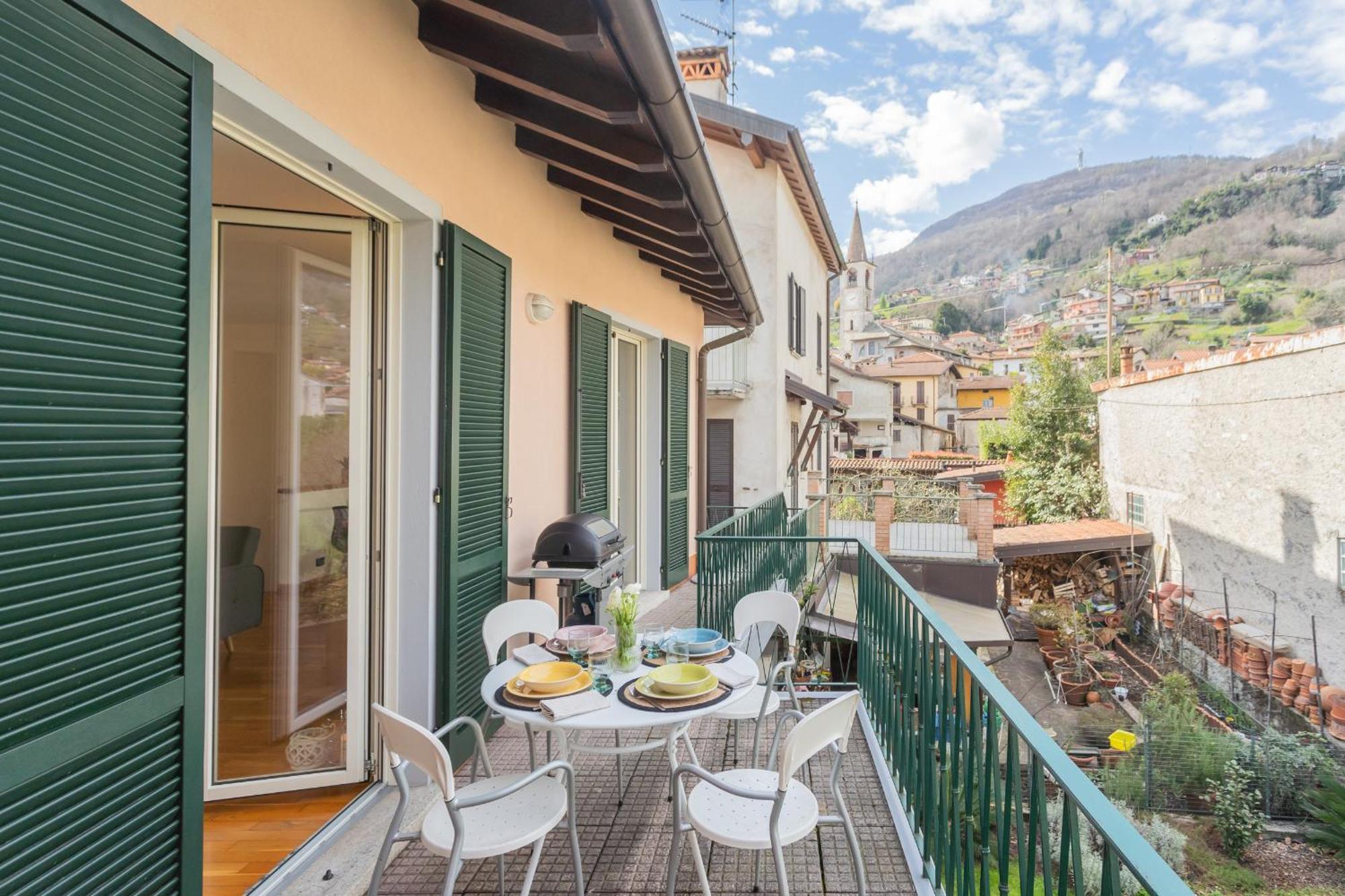 Ponente Balcony & Garden By Rent All Como Gravedona Exterior photo