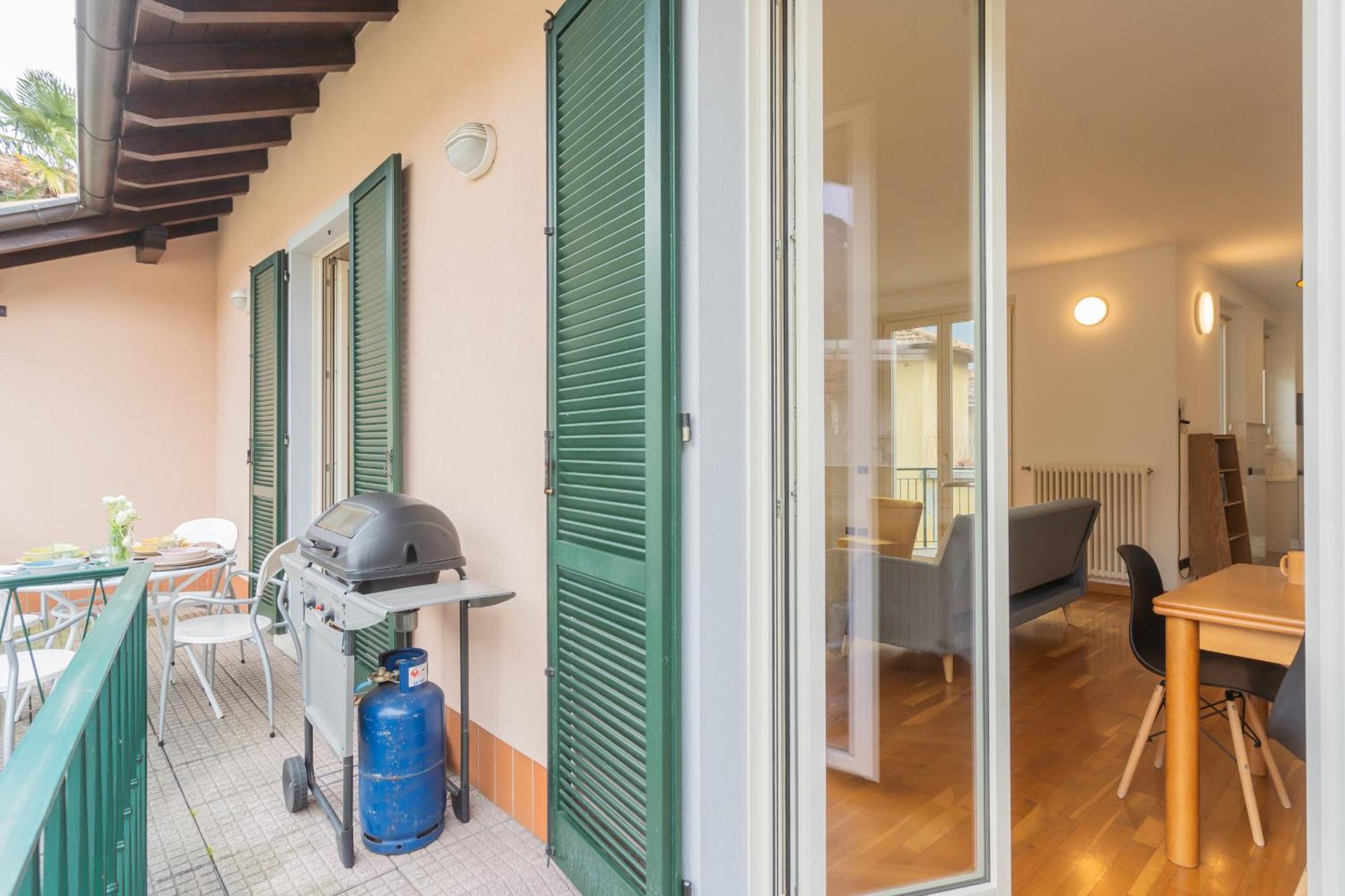 Ponente Balcony & Garden By Rent All Como Gravedona Exterior photo