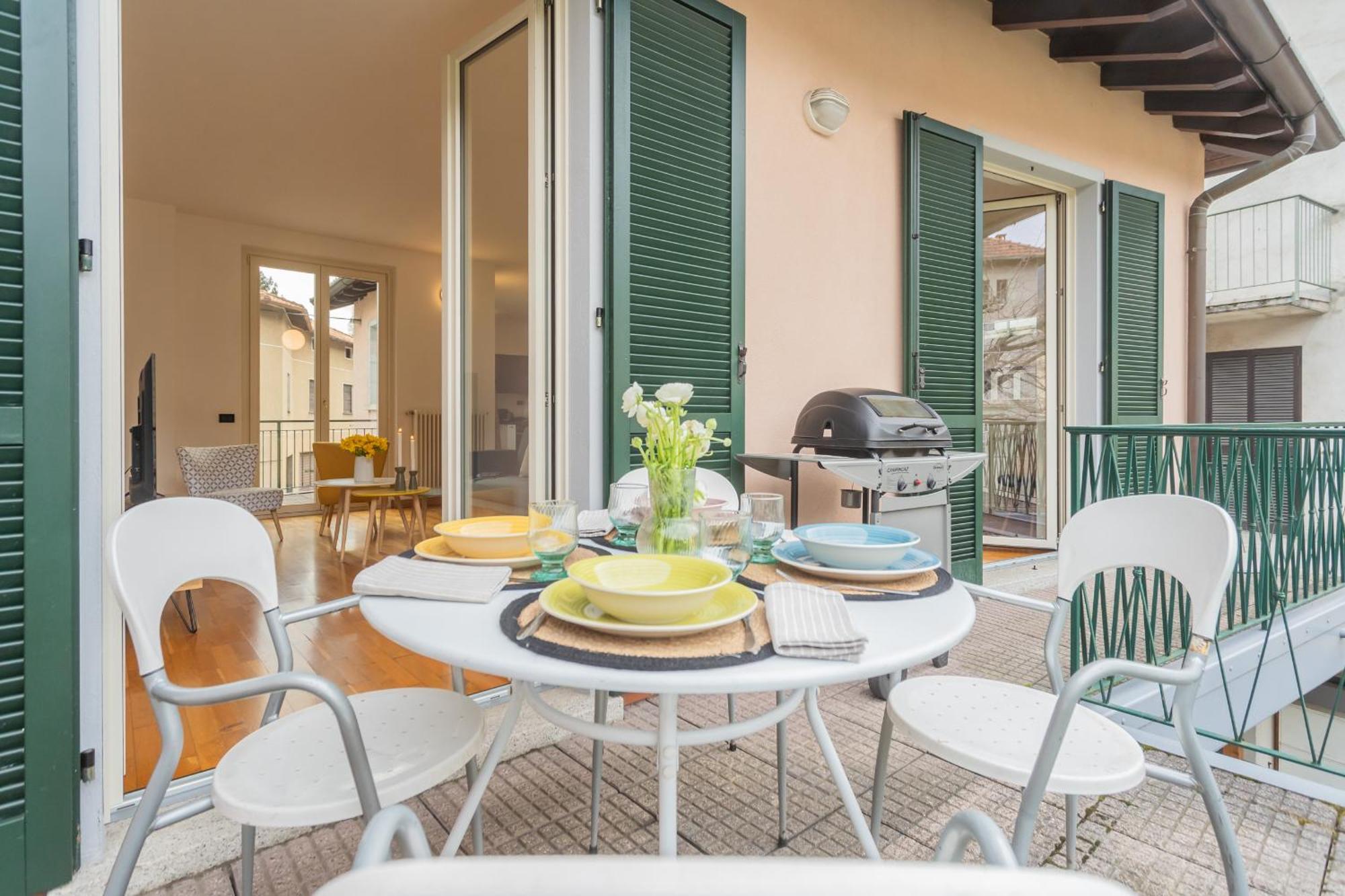 Ponente Balcony & Garden By Rent All Como Gravedona Exterior photo